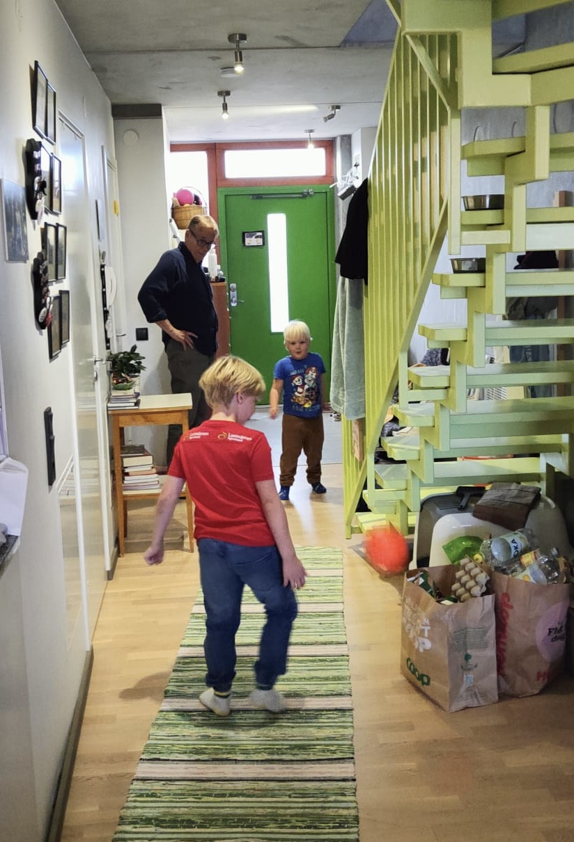 9b412e52-75a4-47b4-9c8f-e94d426dec32